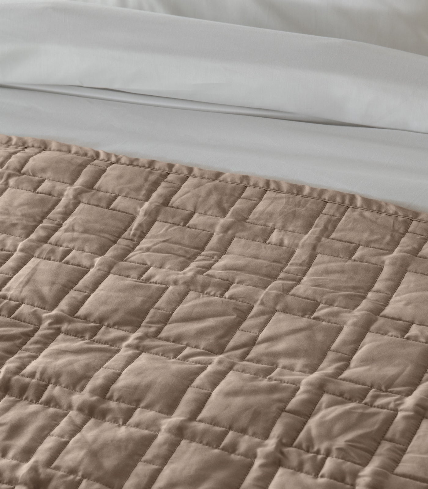 Bhumi Organic Cotton - Quilted Blanket - Lattice Design - Gold Taupe
