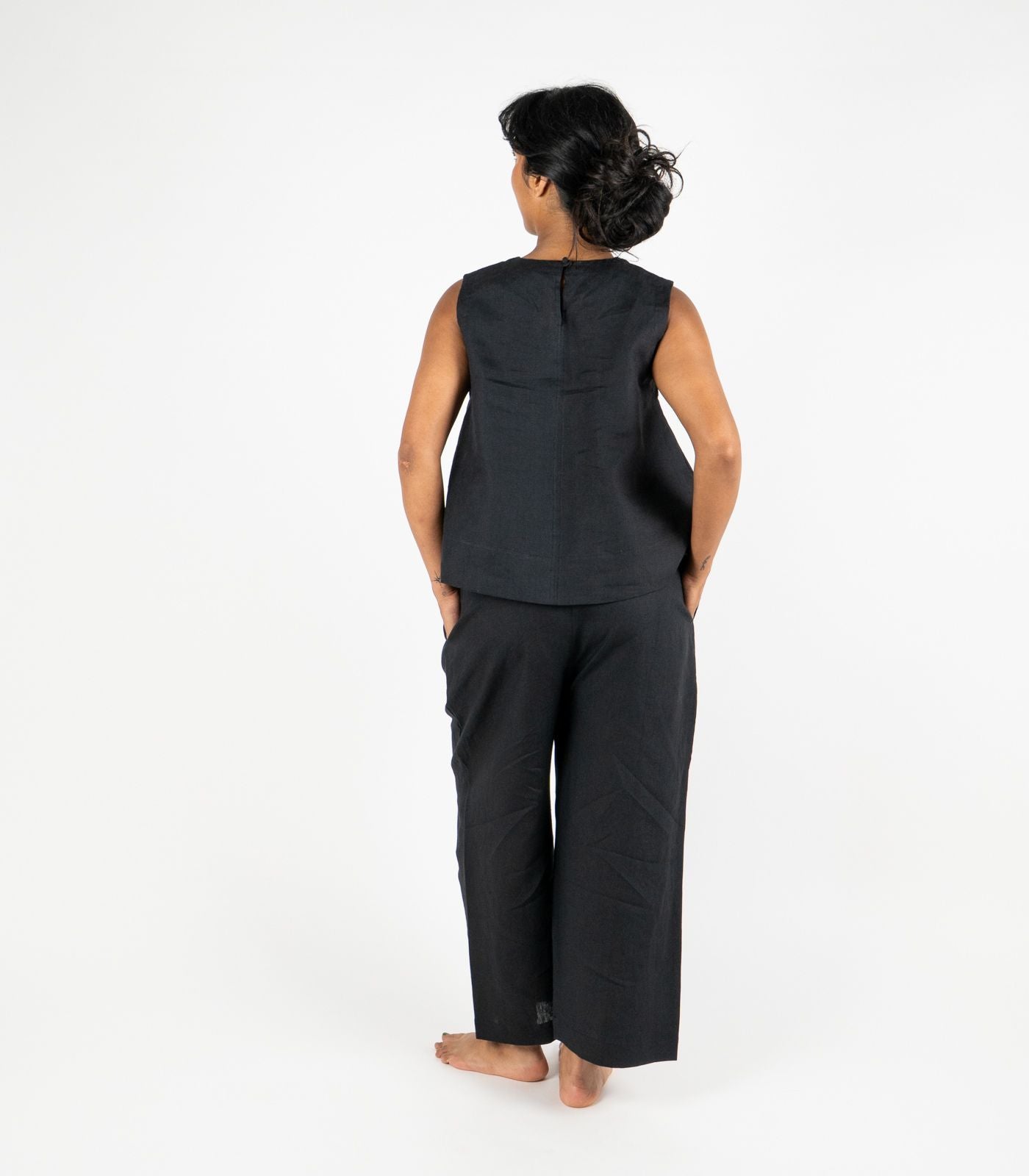 Organic Linen Sleeveless Lounge Shirt - Black