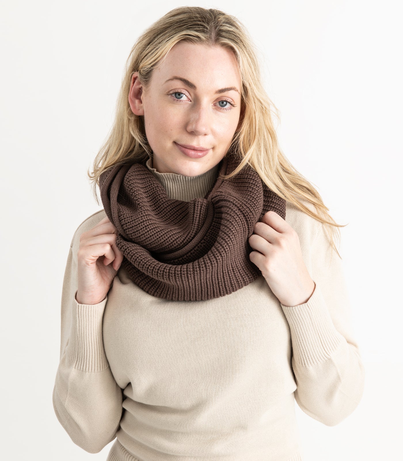 Bhumi Organic Cotton - Infinity Chunky Knit Bubble Scarf - Chocolate