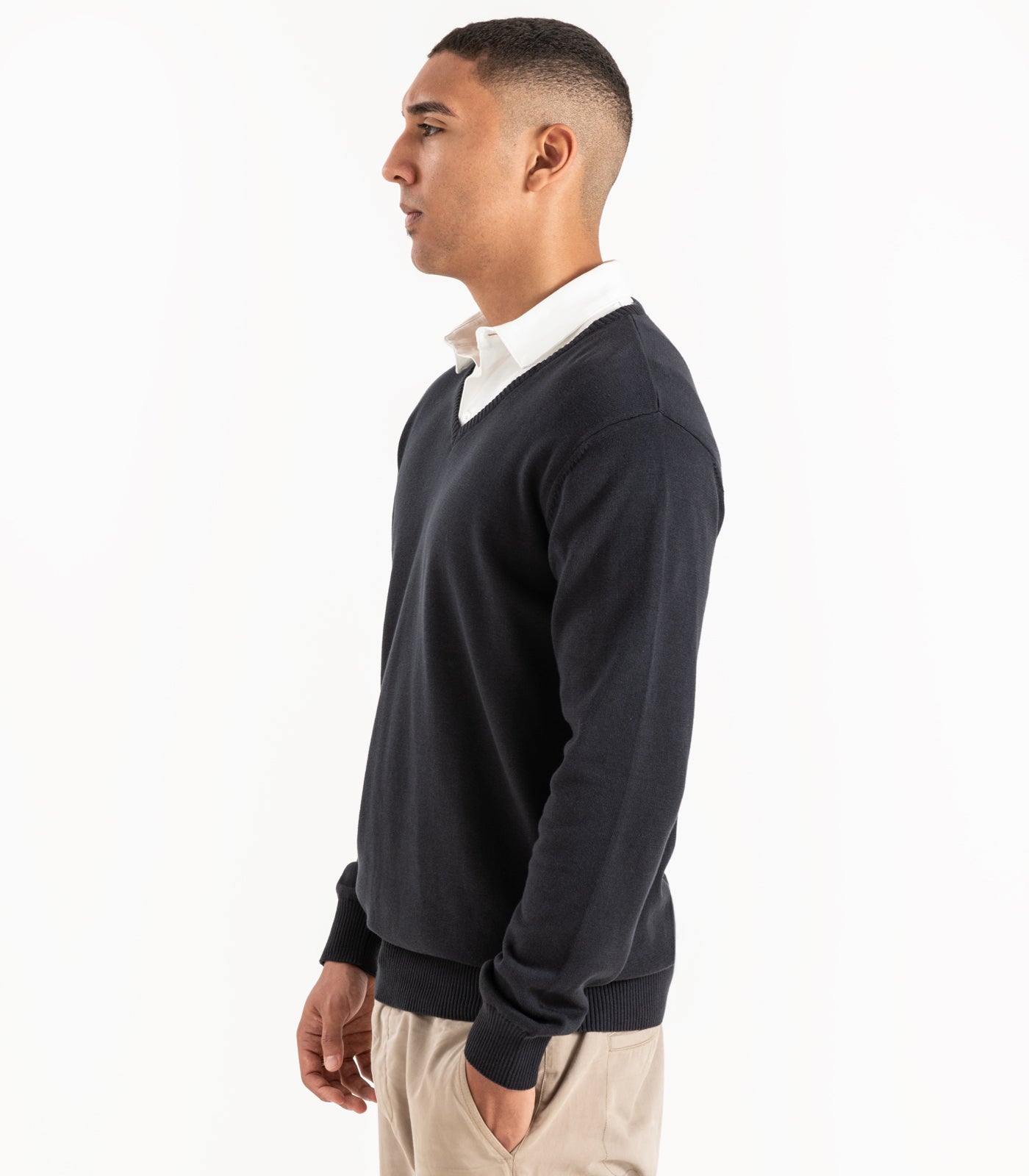 Bhumi Organic Cotton - Fine Knit V-Neck Sweater - Charcoal