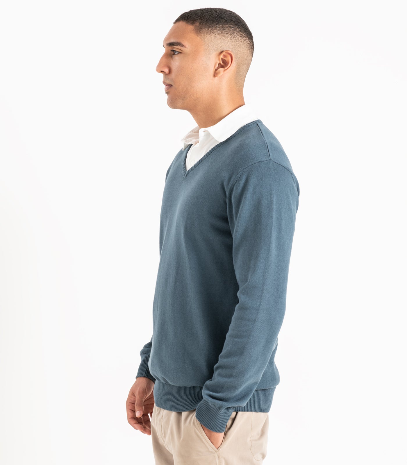 Bhumi Organic Cotton - Fine Knit V-Neck Sweater - Orion Blue