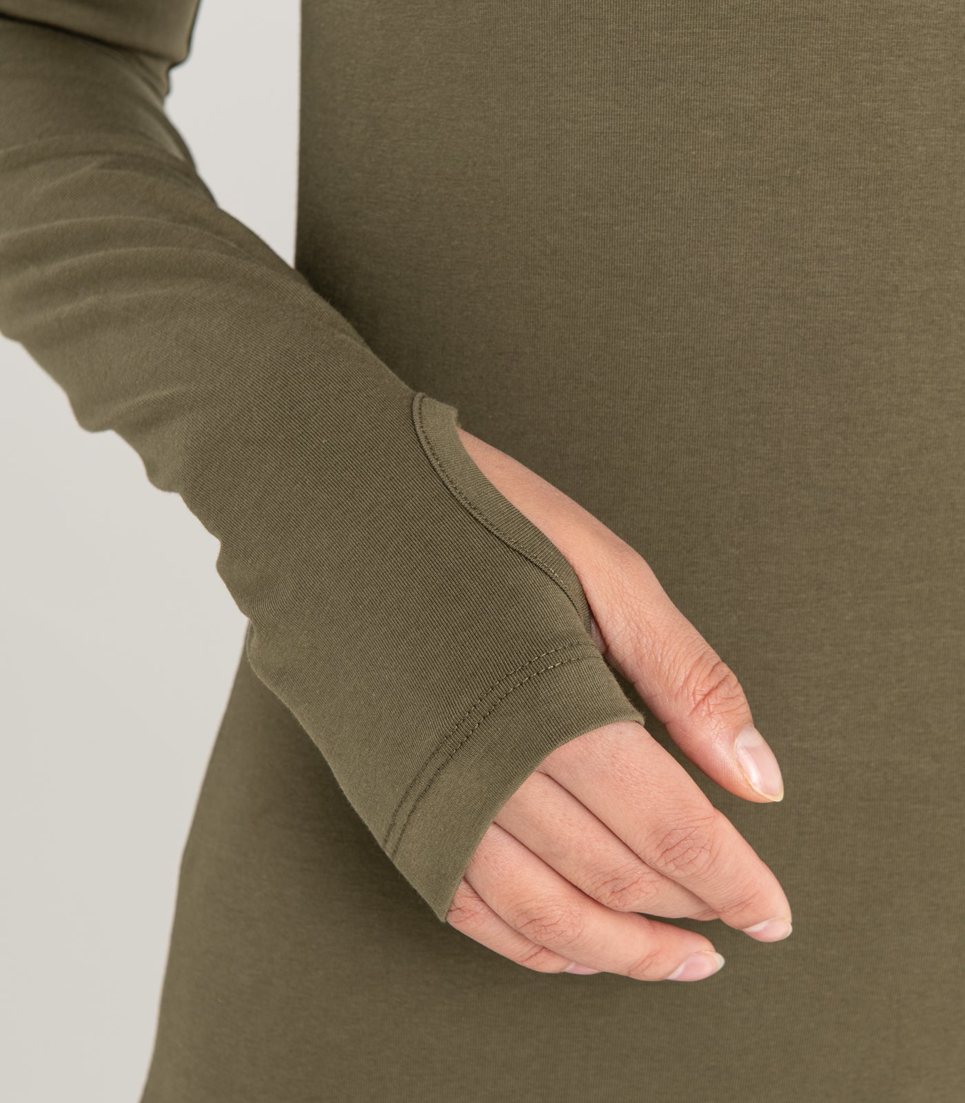 Thumbhole Tee - Dark Olive