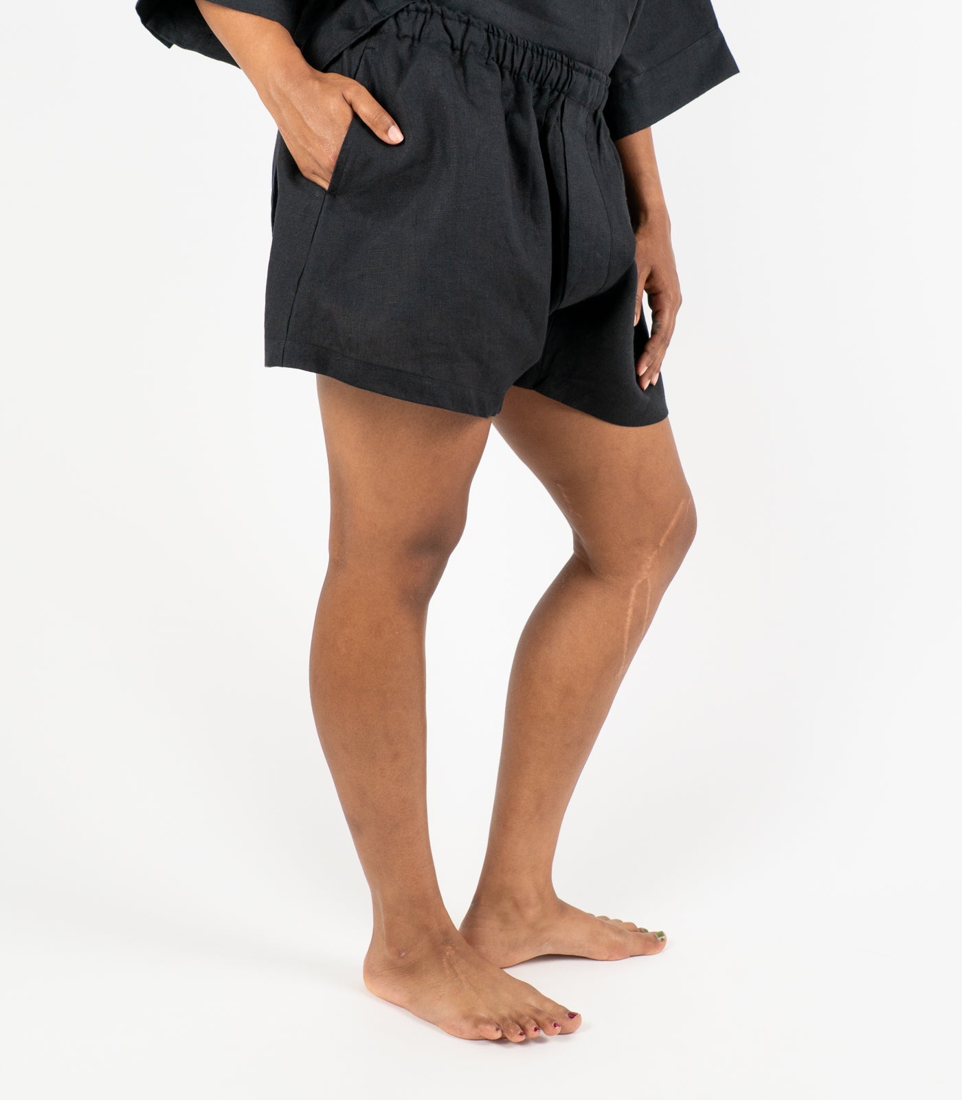 Organic Linen Boxy Lounge Shorts - Black